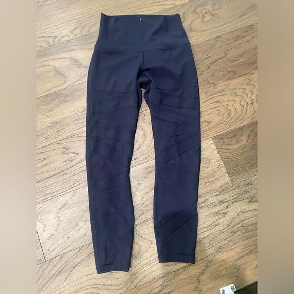 Lululemon  Wanderlust Highest Times Tech Mesh Naval Blue Luxtreme Specia… - Picture 2 of 10